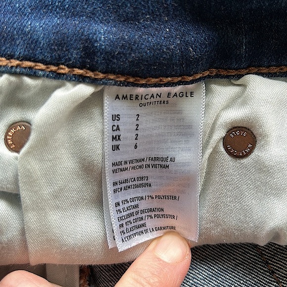 American eagle , super stretch demin shorts, size2 - Picture 5 of 7